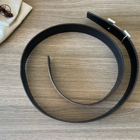 Hermes 32mm Gold and Black Reversible Leather Belt Silver H Buckle, Size 90 - Picture 10 of 17